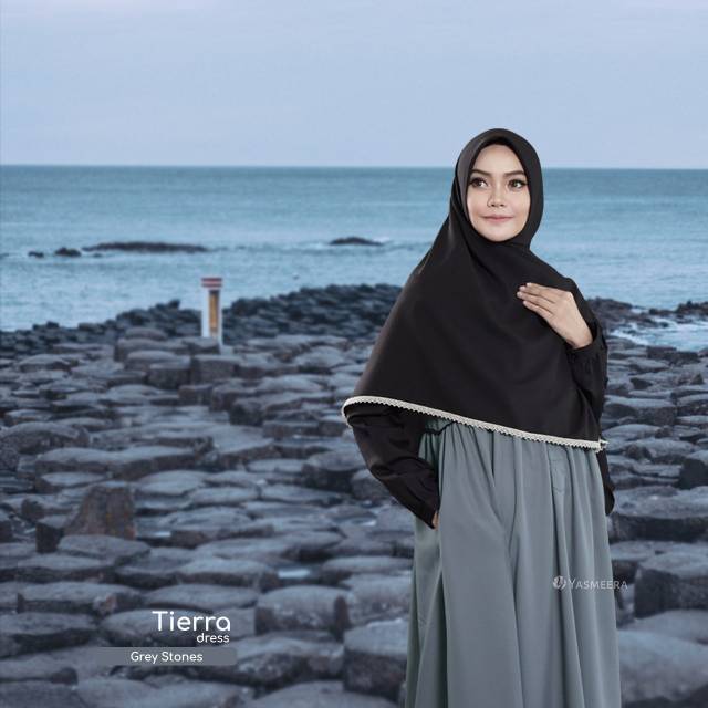 SALE Grey Stone M Tierra dress by Yasmeera