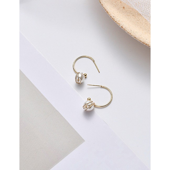 LRC Anting Tusuk Fashion Gold Artificial pearl Geometric Rhinestone Earrings D34126