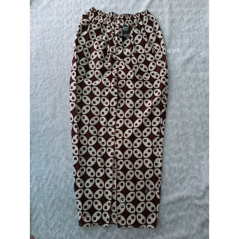 Rok Batik span belah depan