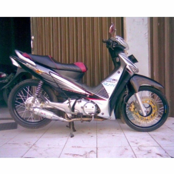 sayap dalam Supra X 125 lama hitam