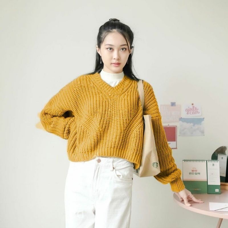 KBS BAJU RAJUT HANNA OVERSIZE KNIT/ YEJI SWEATER CROP OVERSIZE PREMIUM / V SWEATER RAJUT HIGH QUALITY