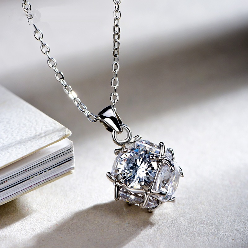 [Ready Stock]Fashion Silver-Plated Diamond Necklace Rubik's Cube Pendant