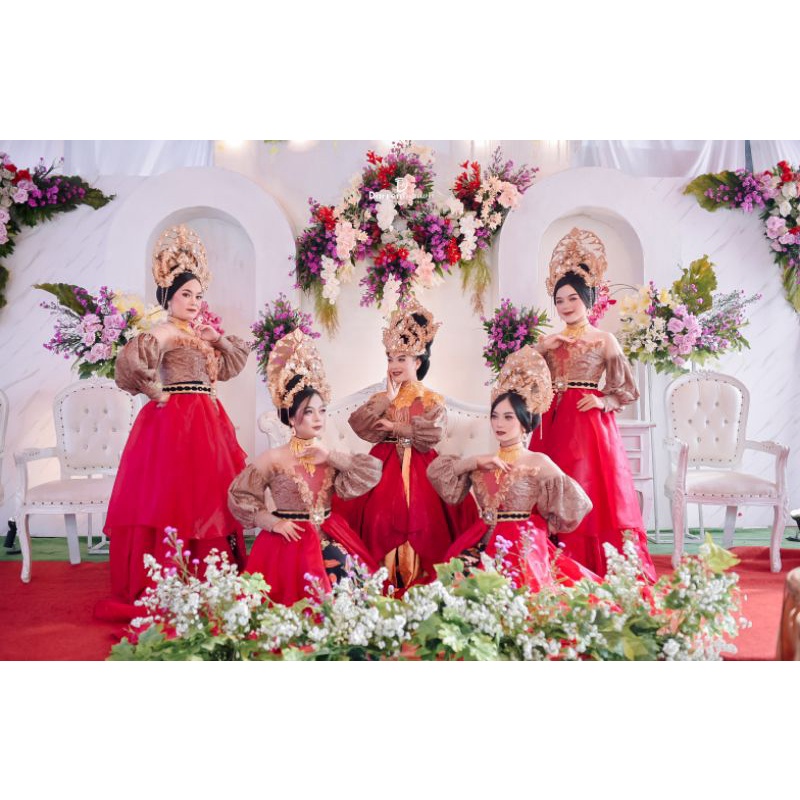 KOSTUM TARI TRADISIONAL. JAIPONG JAWA BARAT