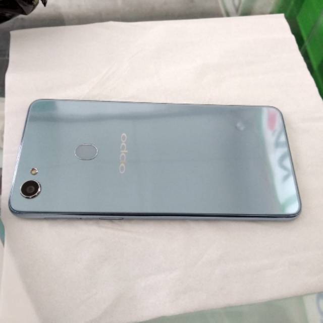 Oppo F7 Second Warna Silver