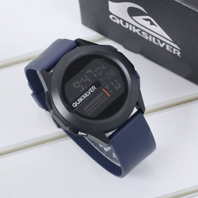 Jam tangan quiksilver original anti air gratis baterai