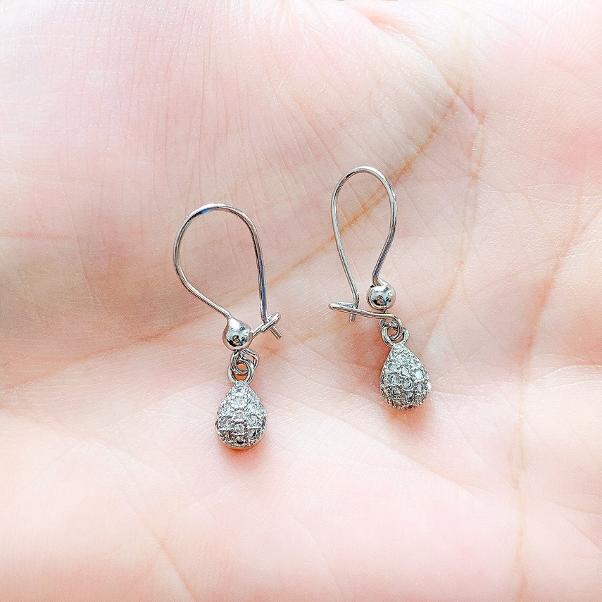 Anting Wanita Oval Full Zirconia Gold