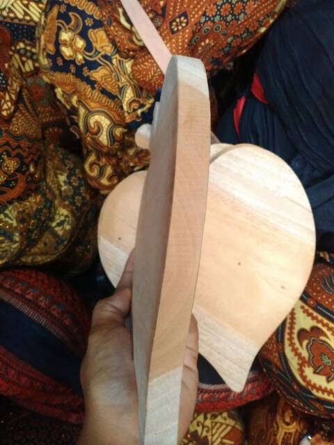 TERMURAH! Telenan Besar Bentuk Hati Love Ukuran 20 cm Bahan Kayu - Souvenir Jogja Unik