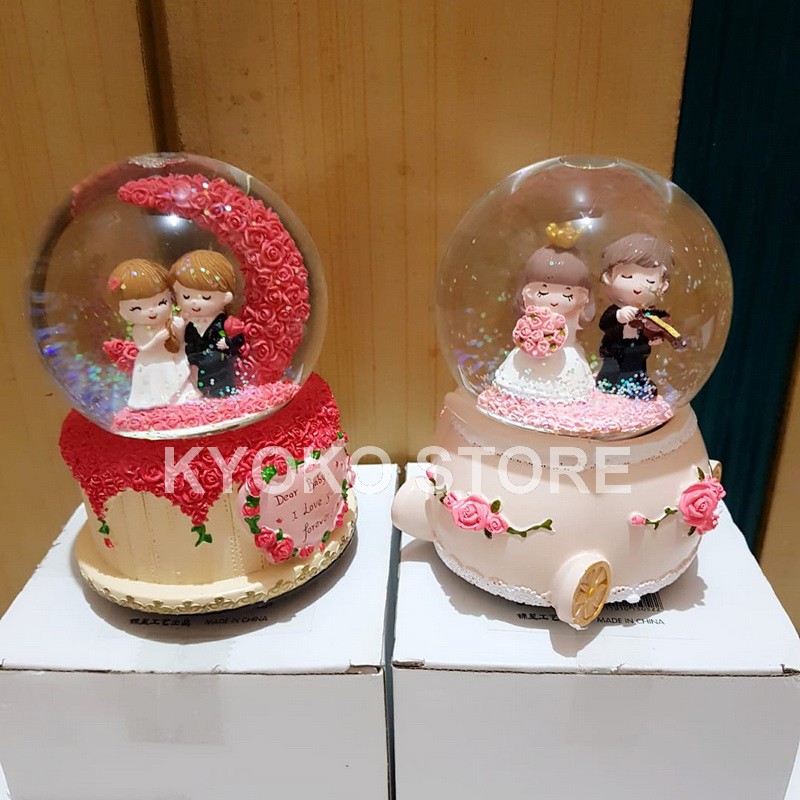 Kotak Musik Snow Ball Wedding Couple Snowball