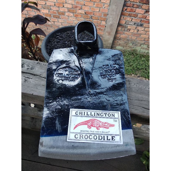 cangkul chillington /Cap crocodile