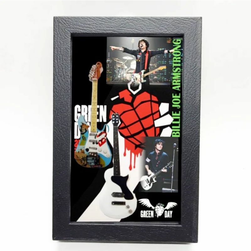 Shadowbox Pigura Frame Miniatur Gitar Billie Joe Armstrong Green Day hiasan pajangan DEKORASI