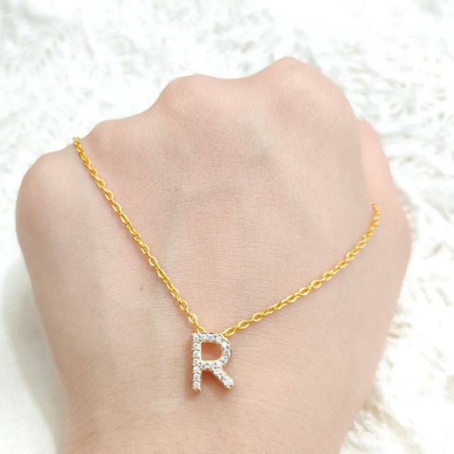restock kalung huruf kalung kekinian hadiah ultah kadar 700 boleh request huruf kalung prily huruf r