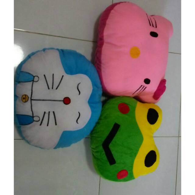 Bantal kepala karakter