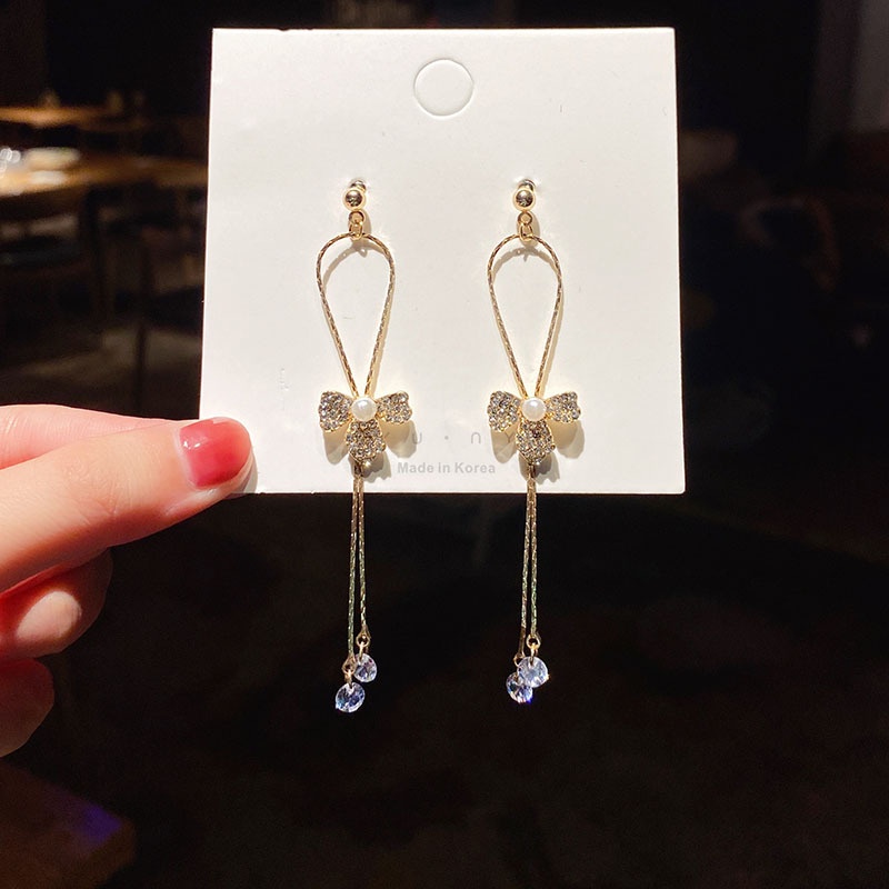 Anting Tusuk Gantung Temperament Bahan Silver Hias Berlian Gaya Mewahsimple Untuk Wanita