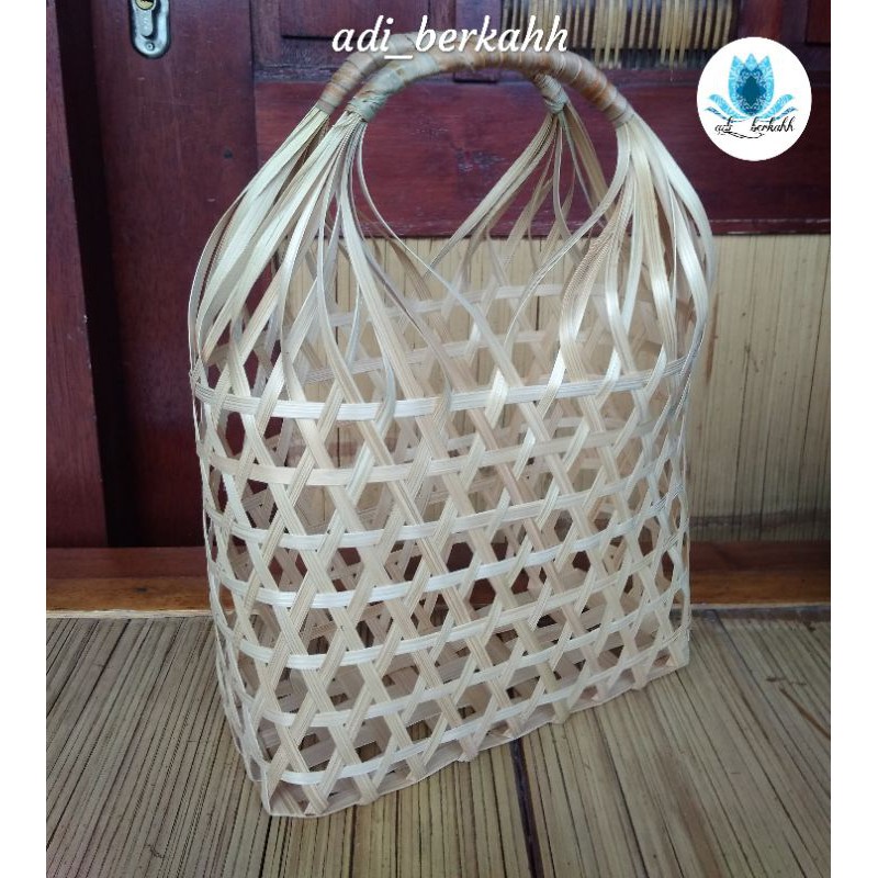 

Tas variasi anyaman bambu 25x10x20cm