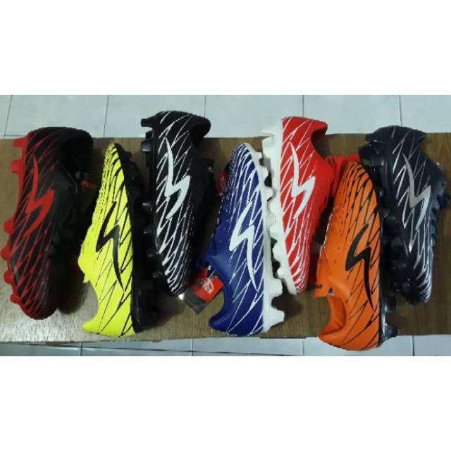 SEPATU SEPAK BOLA SPECS ORI FLASH