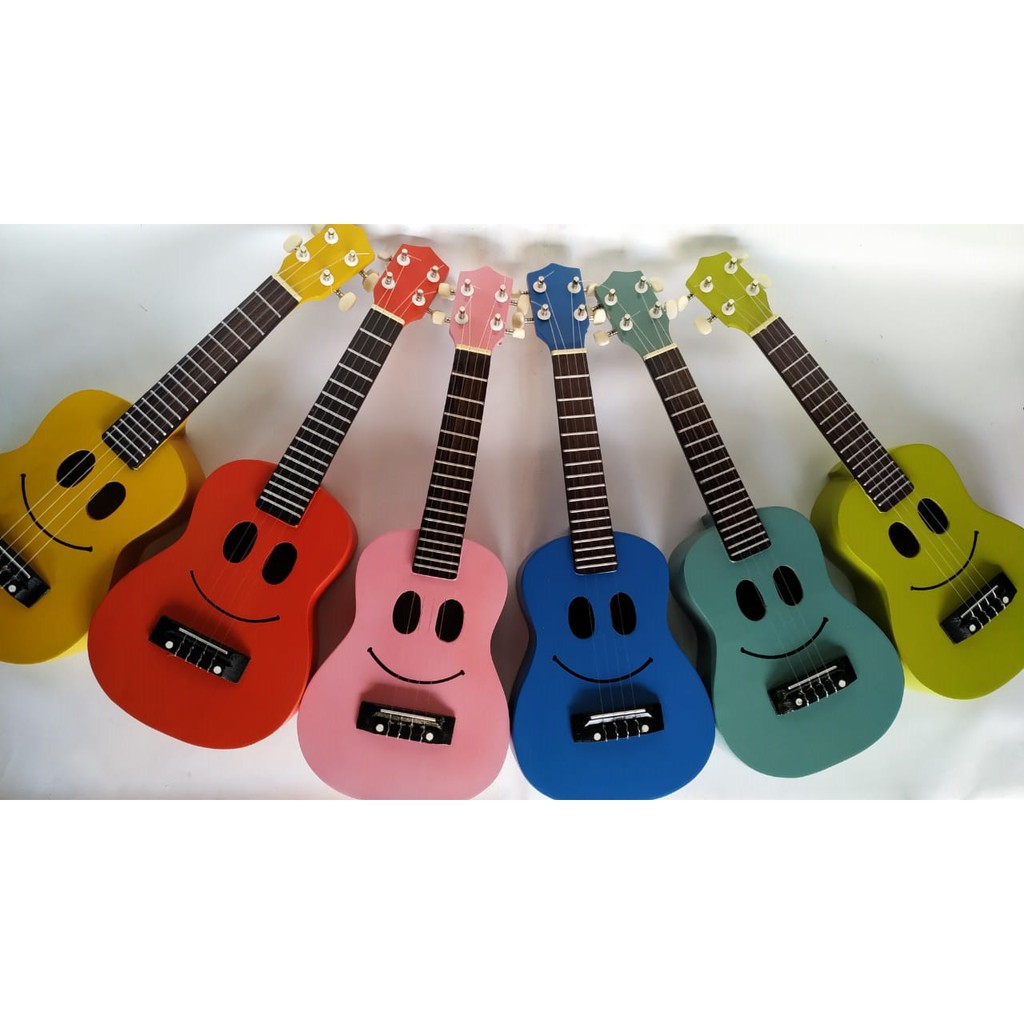 UKULELE/ KENTRUNG SENAR 4 SMILE