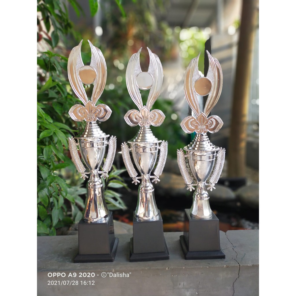 Piala Silver Piala Cup Sayap BuluPiala Murah Piala Eksklusif Piala Plastik Piala Sekolah Piala Lomba