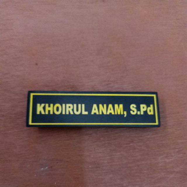 

Papan Dada/Papan Nama Gold ukuran 2x8 cm Magnet.