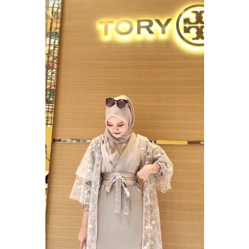 Azalea Lucia Maxy Rayya Gamis Outer Setelan Kondangan Tile Kebaya Kimono Jumbo XXL Ld 120CM Lebaran TerbaruGamis Polos Satin Dress Gamis Brukat Lucia Tile Dress Kondangan Kekinian Kombinasi Brokat