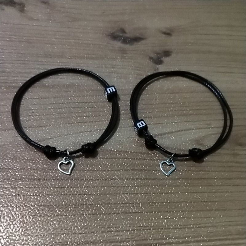 Gelang Magnet Love Inisial