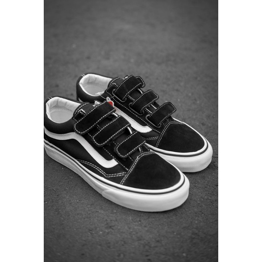 Vans Velcro Black and White