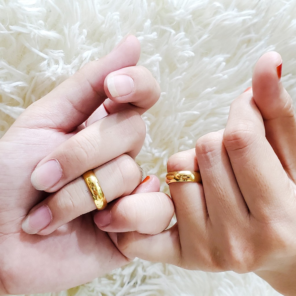 [Bayar DiTempat] Cincin Couple Pria Wanita Titanium Dapat 2 pcs cincin Free Box cantik - Terlaris