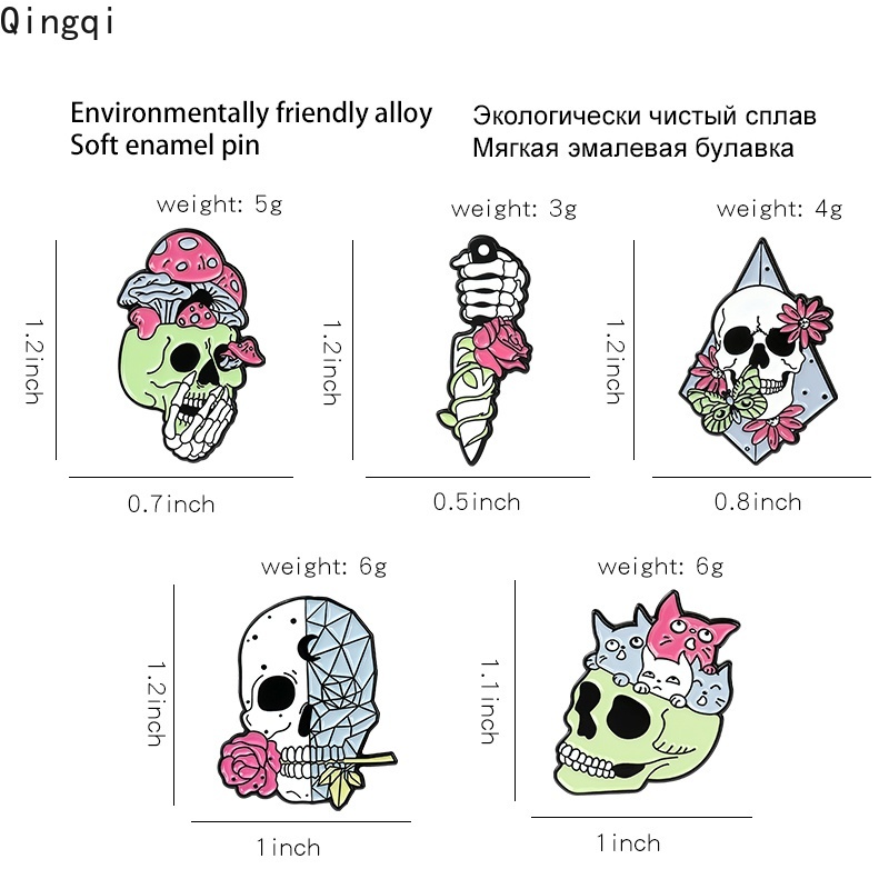 Bros Pin Enamel Desain Peti Mati / Jam Pasir / Hantu / Tengkorak / Vampire / Bulan / Bintang Gaya Gothic Untuk Hadiah