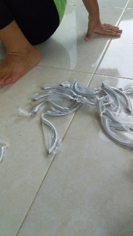 Handle Laci Lemari Model Bulat Sabit Plastik Warna Silver