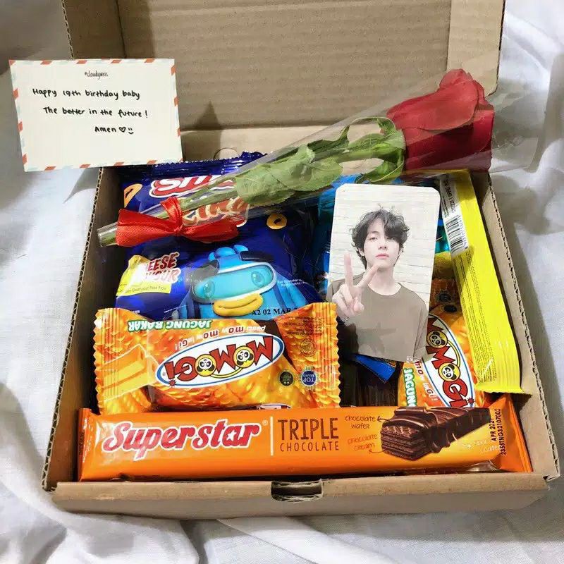 

SNACK BOX GIFT/ KADO WISUDA / KADO ULTAH/HAMPERS BOX (FREE RQUEST & CUSTOM)