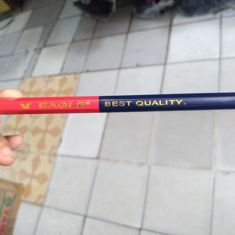 

pensil jahit warna merah biru 1 kotak merk eagle