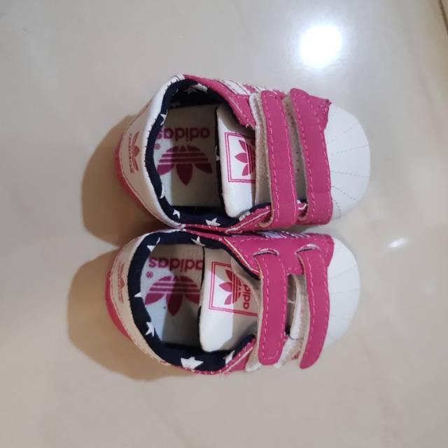 Sepatu adidas pink bayi