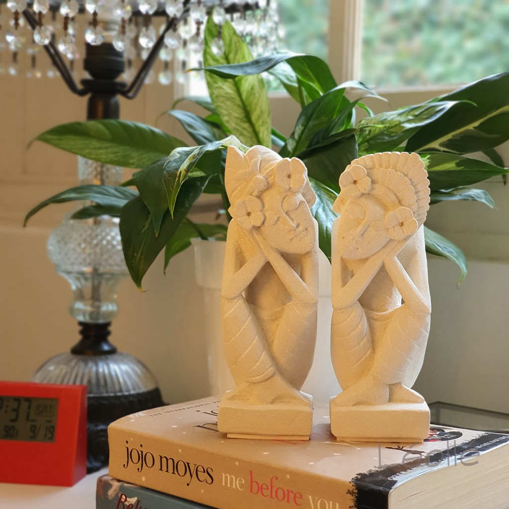 Patung Batu Dekorasi Sepasang Pengantin Janger Bali Kado Pernikahan