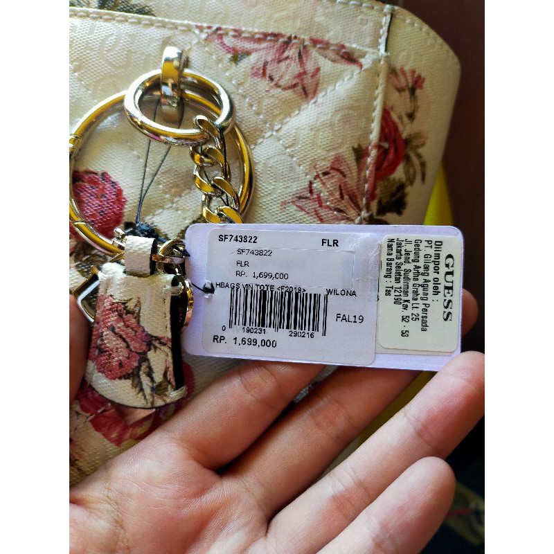 Guess Wilona Tote Bunga ori counter