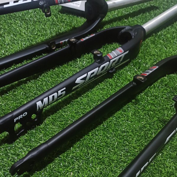 fork Rigid MD5 Sport pro 26 27.5 29 700 sepeda MTB hybrid bahan Alloy Hitam disk brake V brake not M