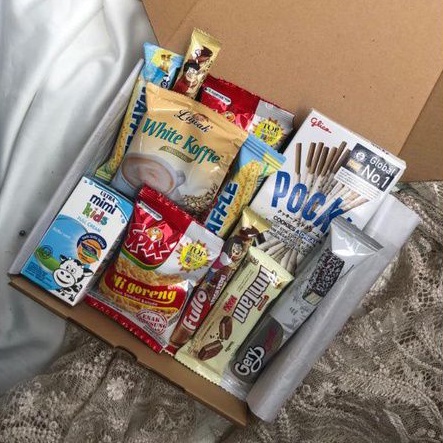 

SNACKBOX | GIFTBOX | KADO WISUDA | KADO SIDANG | KADO ULANG TAHUN | HAMPERS | WHITE SERIES