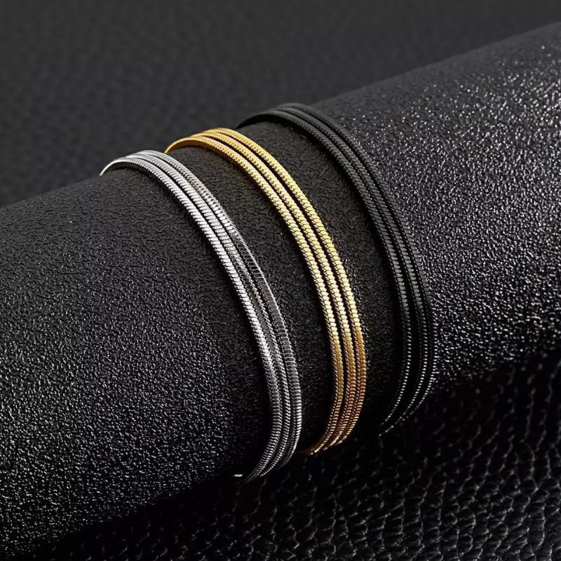 KALUNG TITANIUM PRIA DAN WANITA WARNA SILVER GOLD BLACK  ANTI KARAT