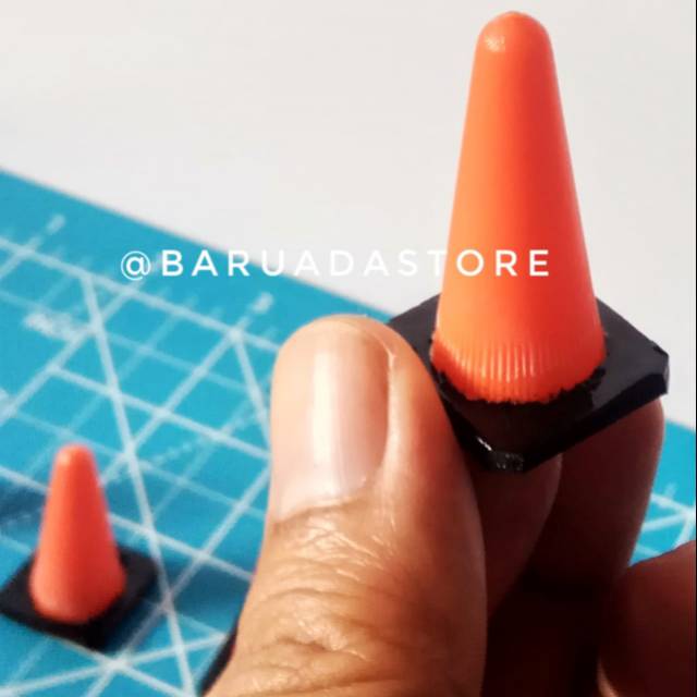 Miniatur Traffic Cone Rambu Lalu Lintas