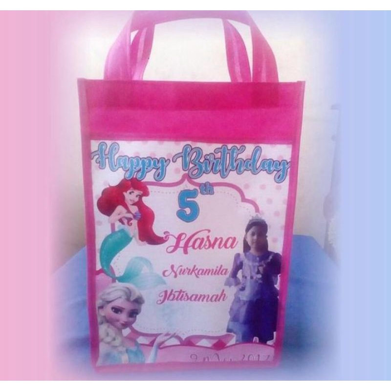 

TAS SPUNBOND / TAS ULANG TAHUN / TAS SOUVENIR / SEMINAR KIT