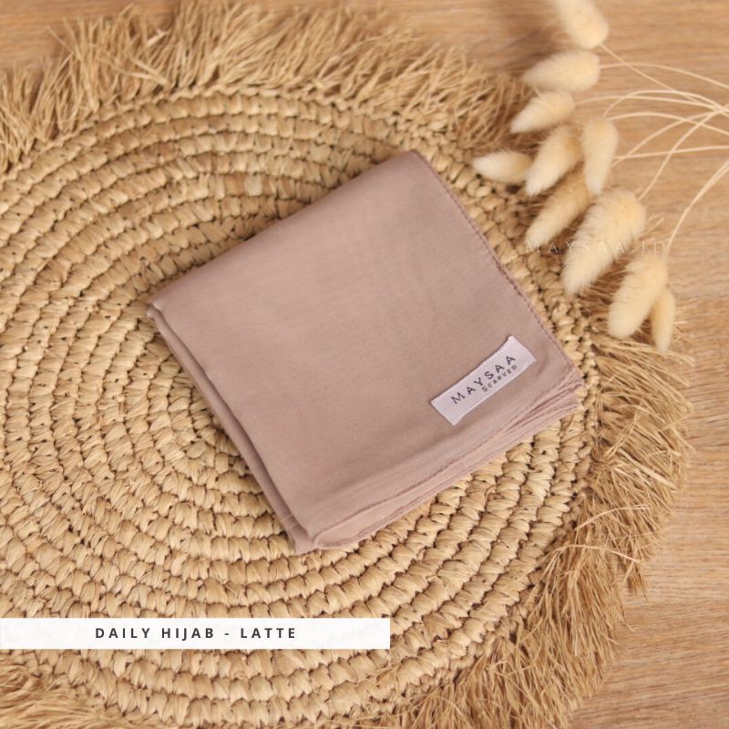 Katalog DAILY HIJAB SQUARE/ POLYCOTTON /Bella square-Latte (jahit)