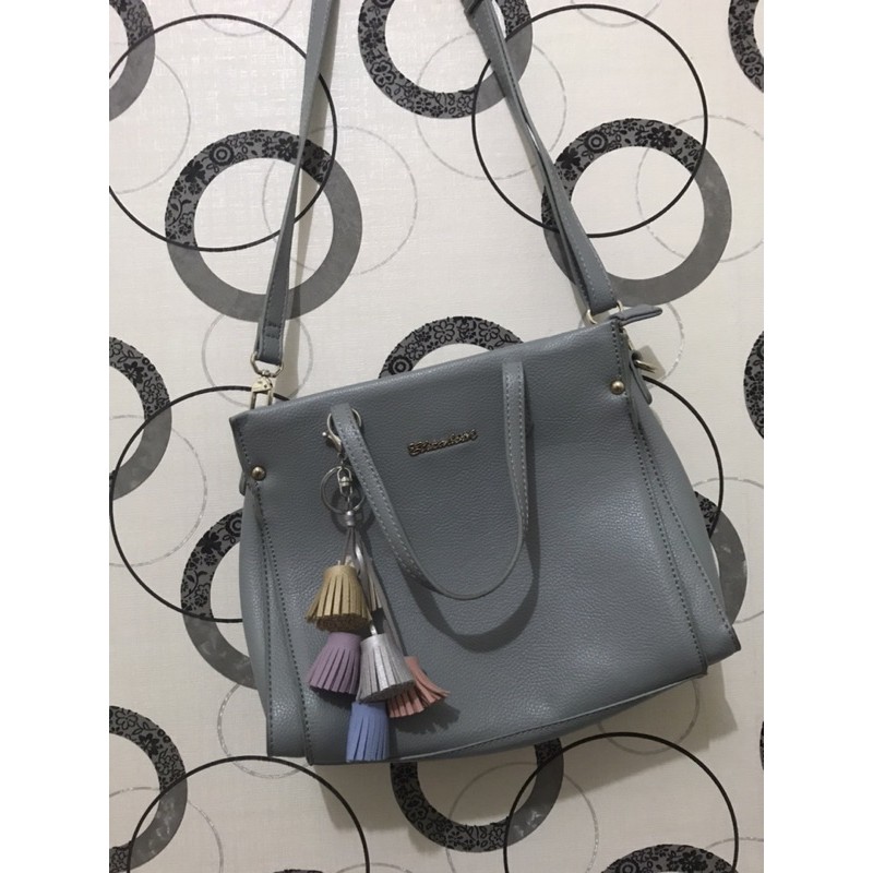 Preloved Tas Selempang Elizabeth