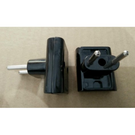 T Multi Broco Hitam Gepeng 3A - Steker Colokan Parallel 3 Bagian Lubang