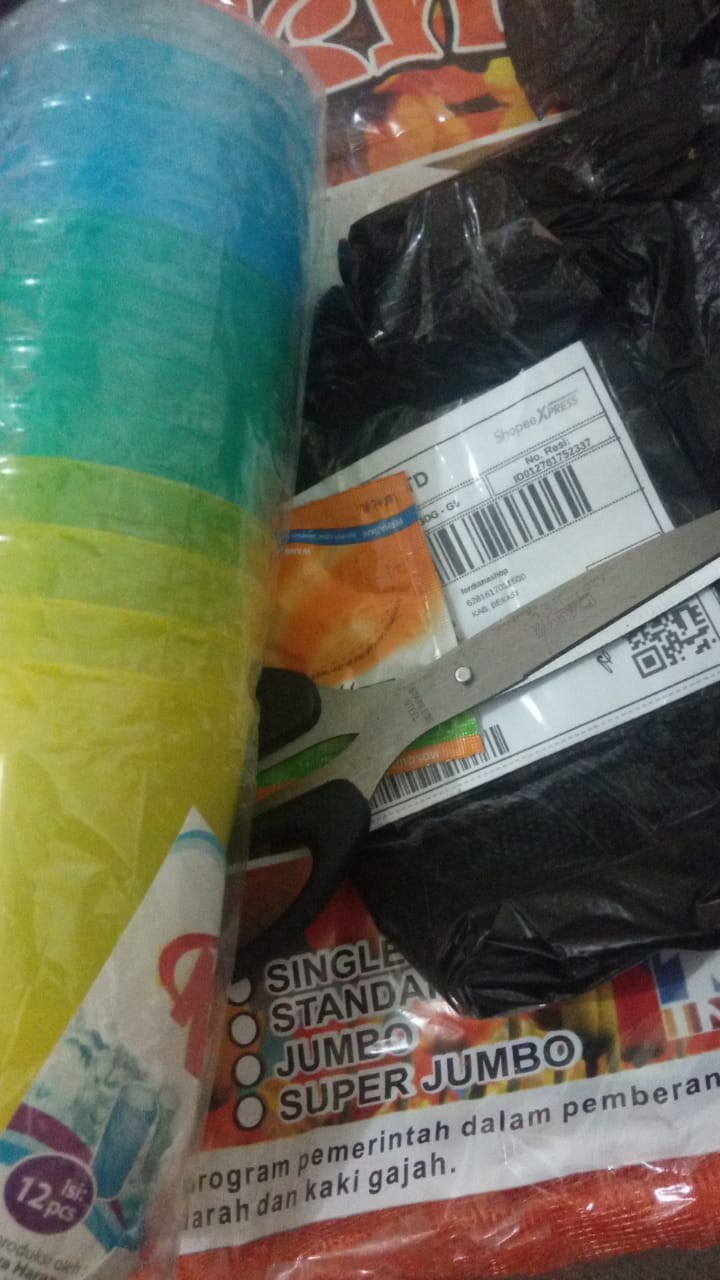 Hot Item (12) Gelas Plastik Kh Warna Warni