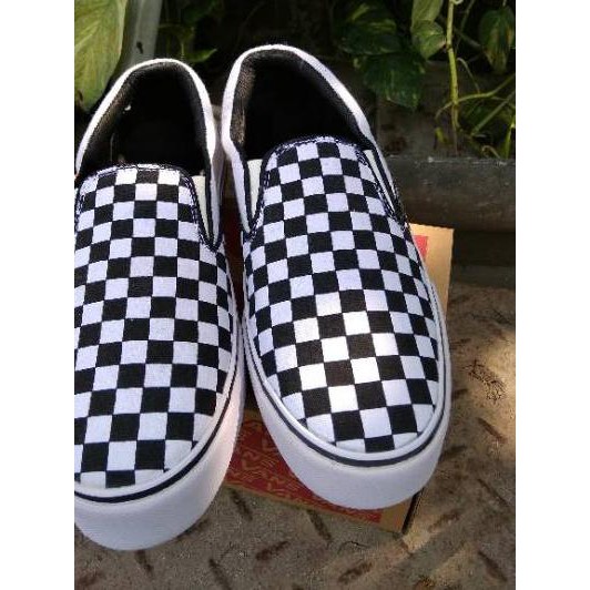 ,*Sepatu Vans authentic slip on catur pria wanita motif kotak kotak hitam putihsiap kirim.