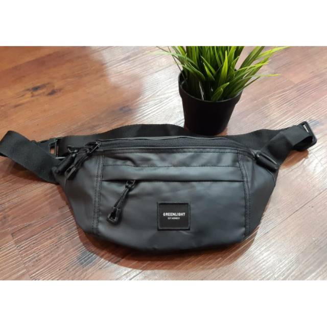 1106 Greenlight Tas  Selempang  pria  Shopee Indonesia