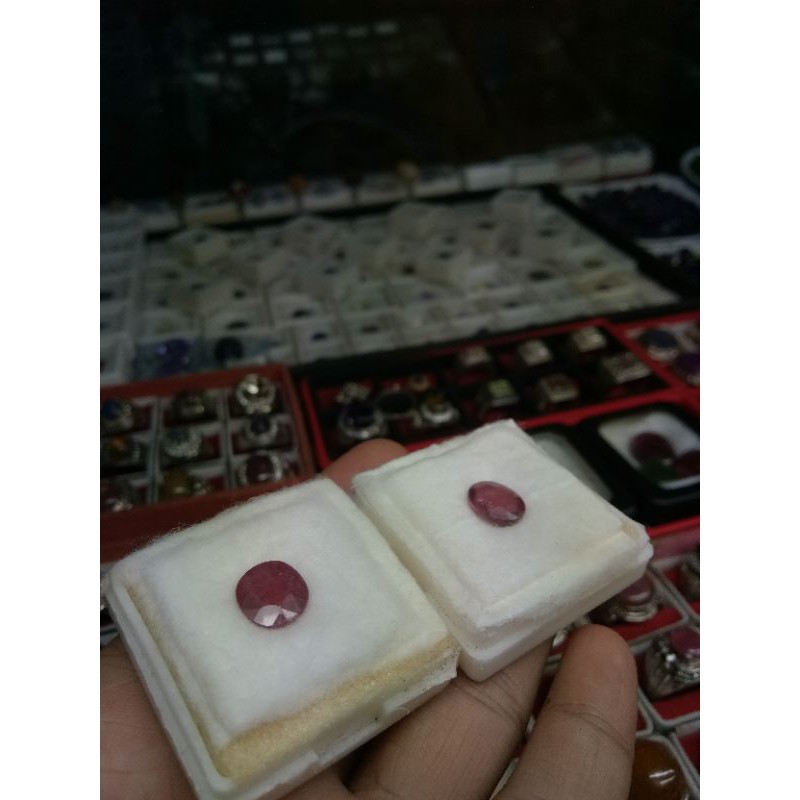 Batu merah ruby cutting