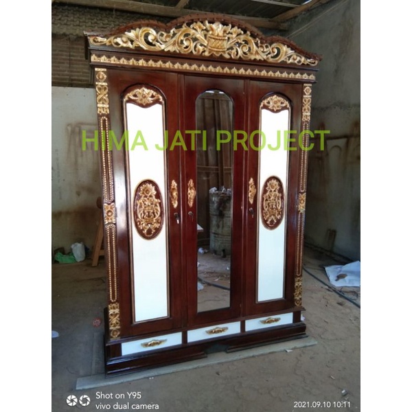 ALMARI PINTU 3 RAHWANA KAYU JATI