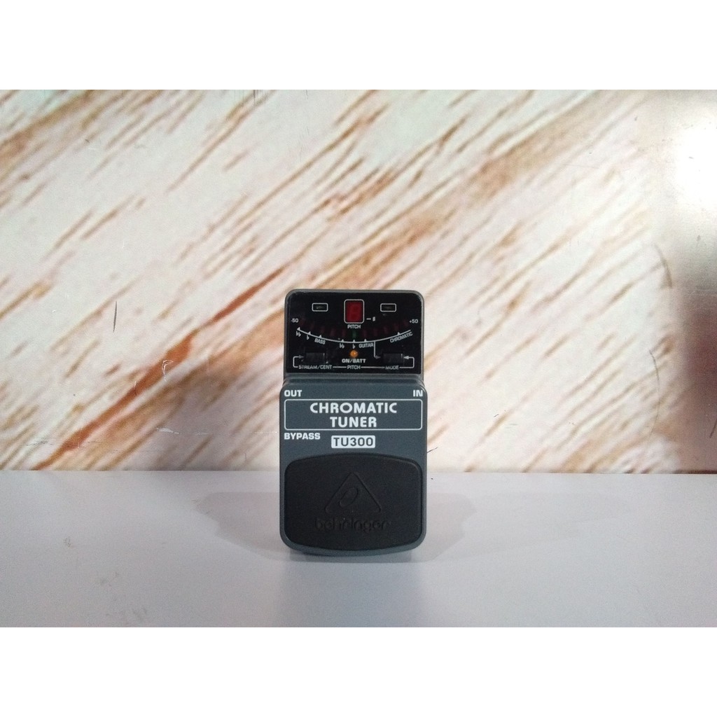 Behringer TU300 Chromatic Tuner Pedal