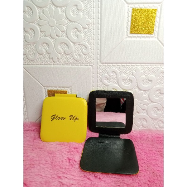 CERMIN LIPAT MS GLOW / CERMIN LIPAT GLOW UP / KACA LIPAT MS GLOW / KACA LIPAT GLOW UP-Kuning Glow Up