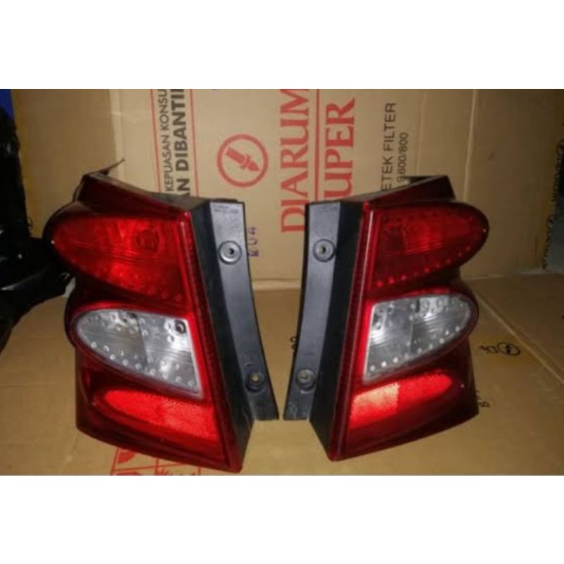 lampu belakang honda freed 2010