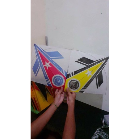 Layang layang super sukhoi 2 warna dengan motif yang keren